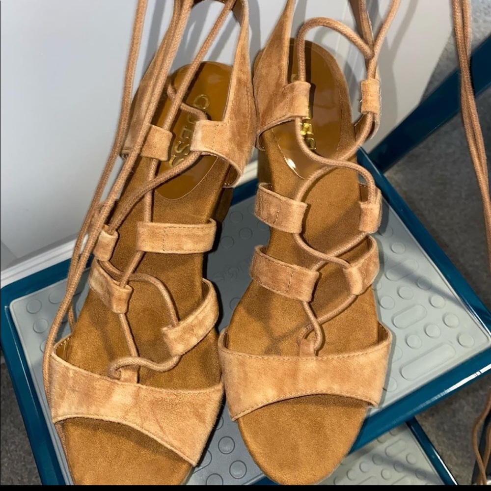 Guess wedges